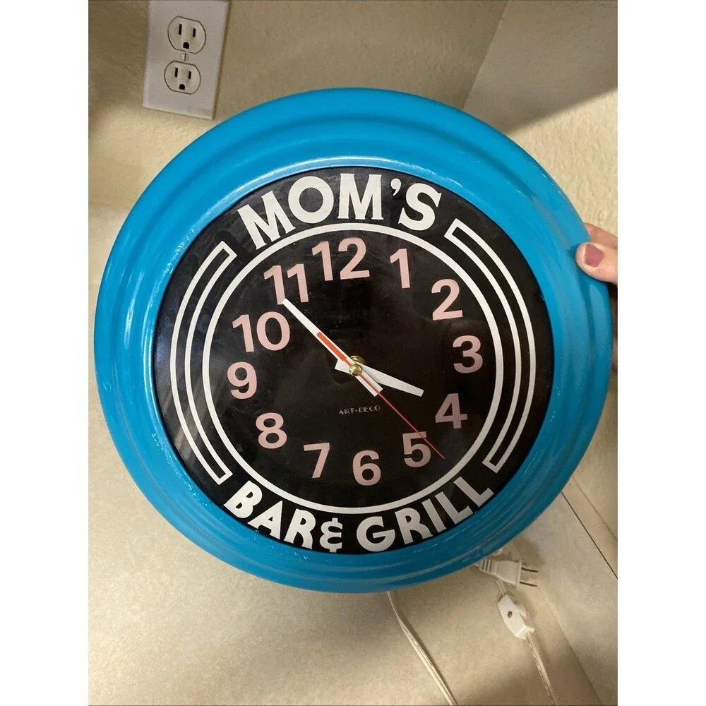 Vintage Mom Bar And Grill Light Clock 14